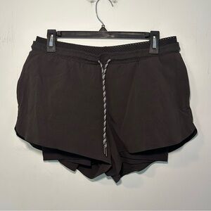 Athleta Black Crest 2 in 1 Shortie Shorts Size 10